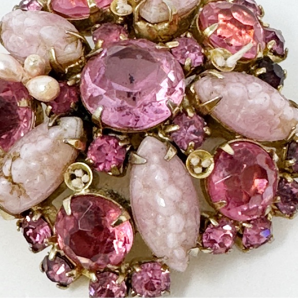Beautifully Rose Quartz Pink Rhinestone Brooch Pin - Picture 4 of 10